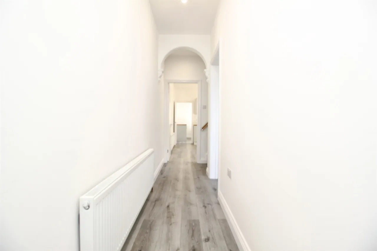 Cross Lane, Wakefield, photo 7