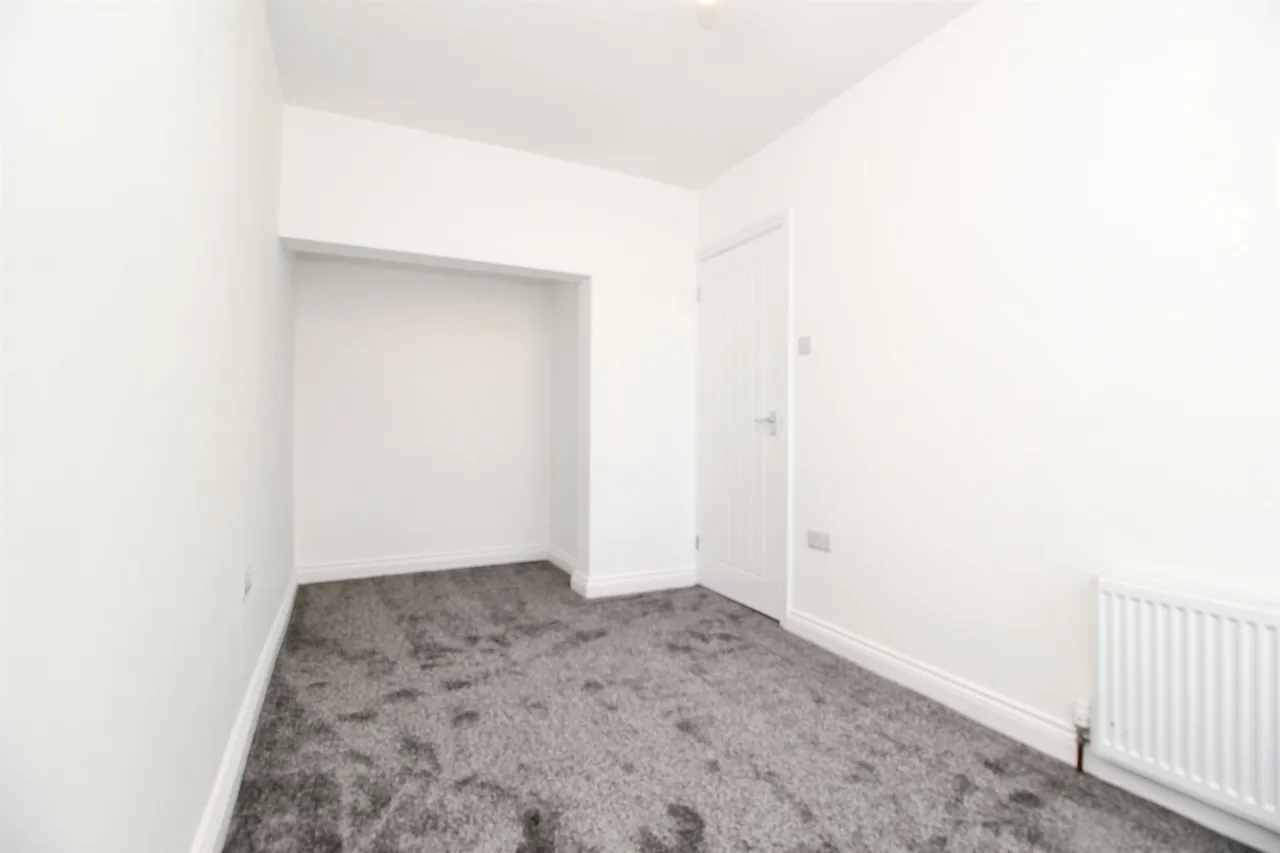 Cross Lane, Wakefield, photo 12
