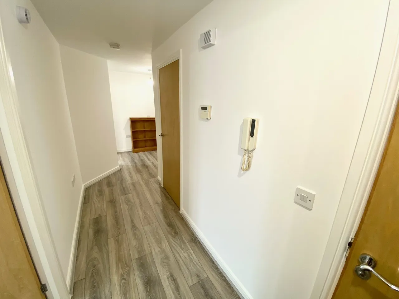 Aprilia House, Lloyd George Avenue, photo 10