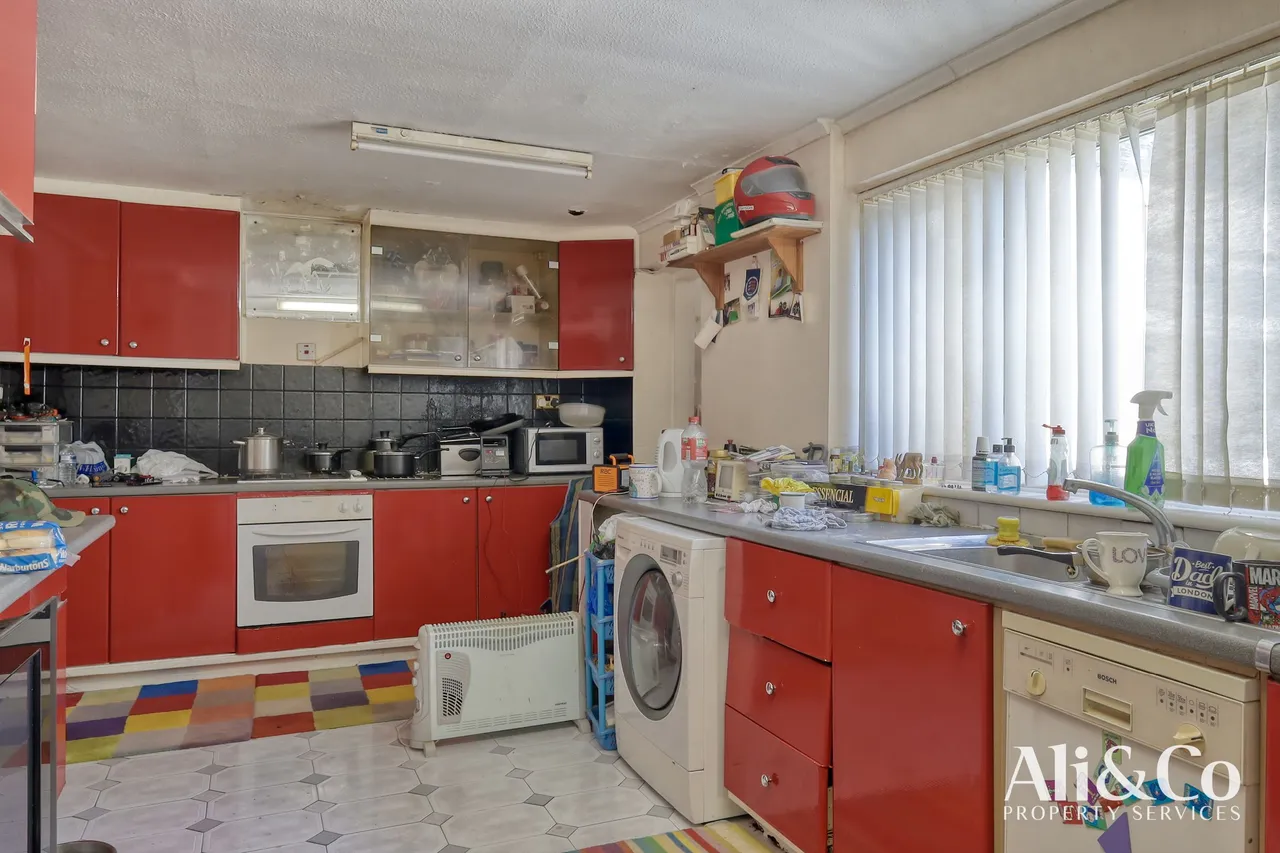Wickham Road, Grays, Essex, RM16 4TU, photo 5