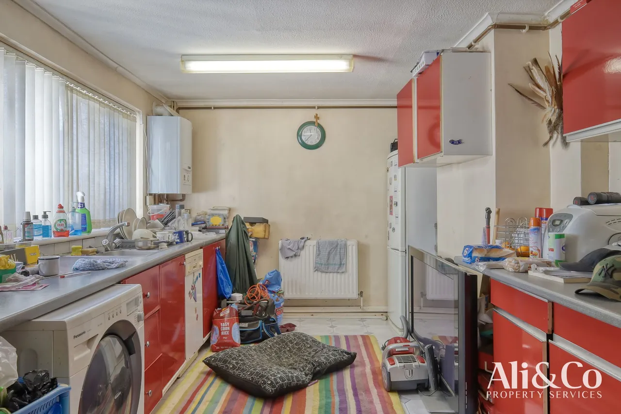 Wickham Road, Grays, Essex, RM16 4TU, photo 6