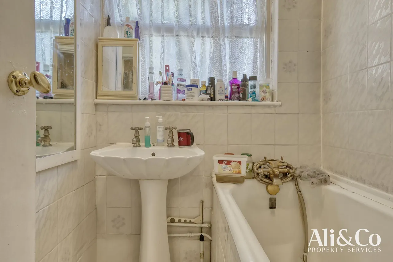 Wickham Road, Grays, Essex, RM16 4TU, photo 7