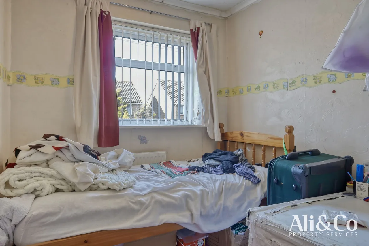 Wickham Road, Grays, Essex, RM16 4TU, photo 11