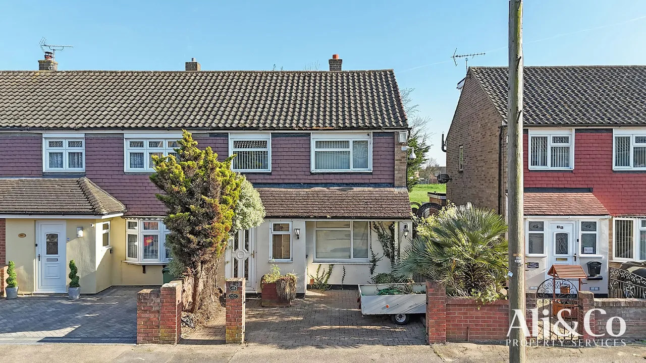 Wickham Road, Grays, Essex, RM16 4TU, photo 2