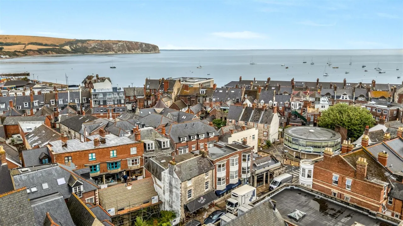 High Street, Swanage, BH19, photo 8