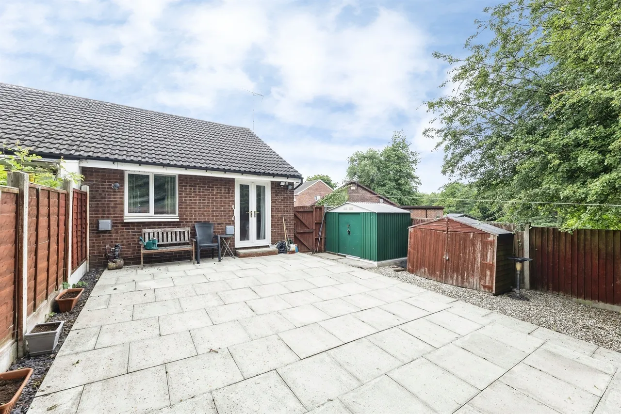 2 bed house for sale, Grange Fields Road, Leeds, LS10