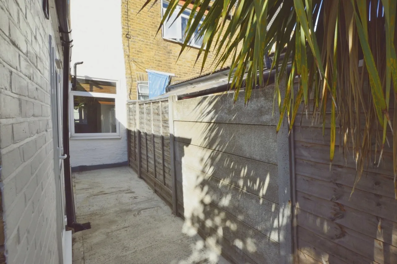 Hollybush Street, London, E13, photo 18