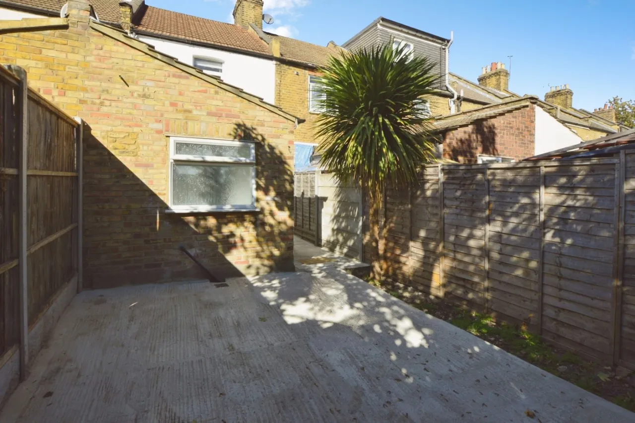 Hollybush Street, London, E13, photo 19
