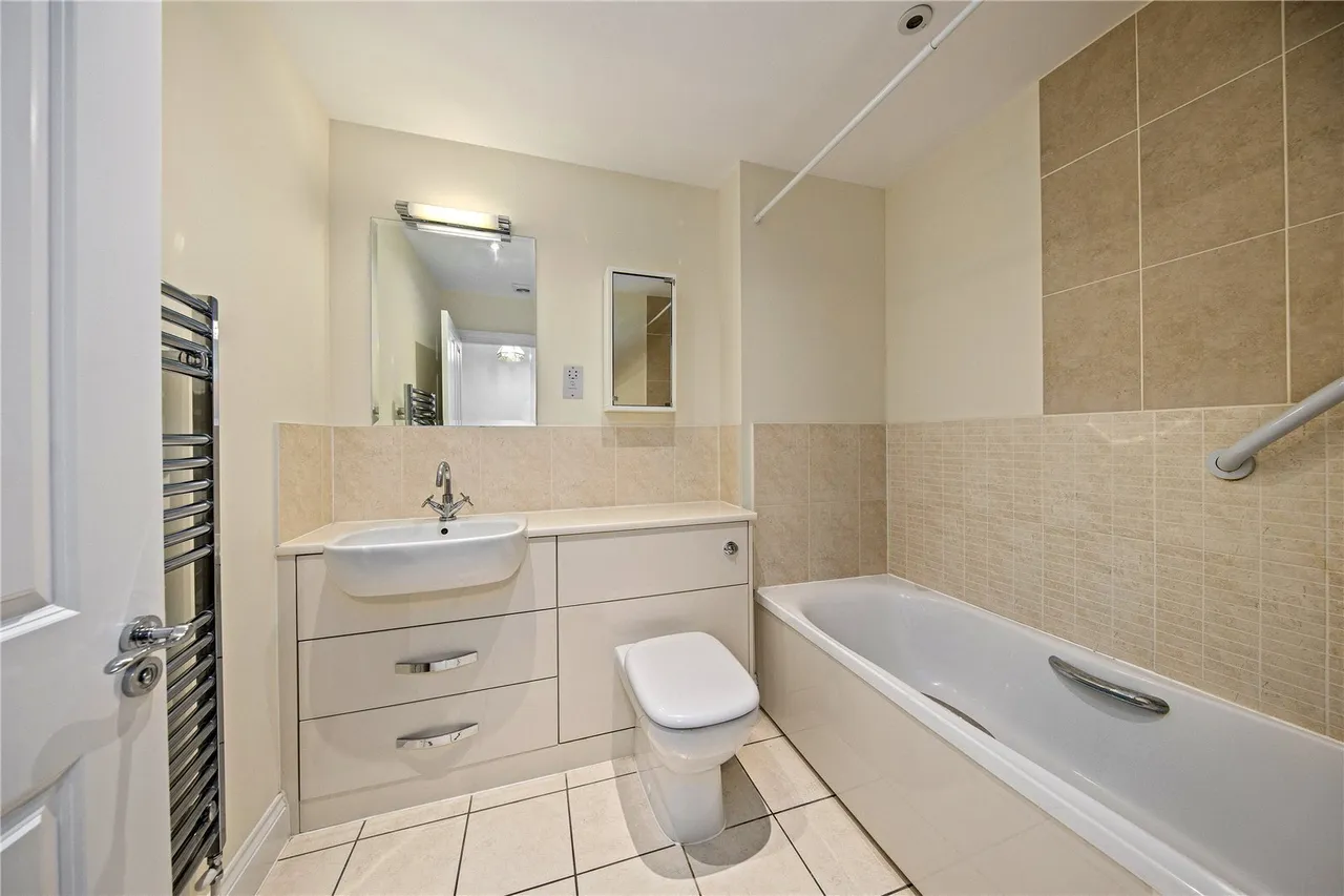 High Street, Hampton Hill, TW12, photo 14