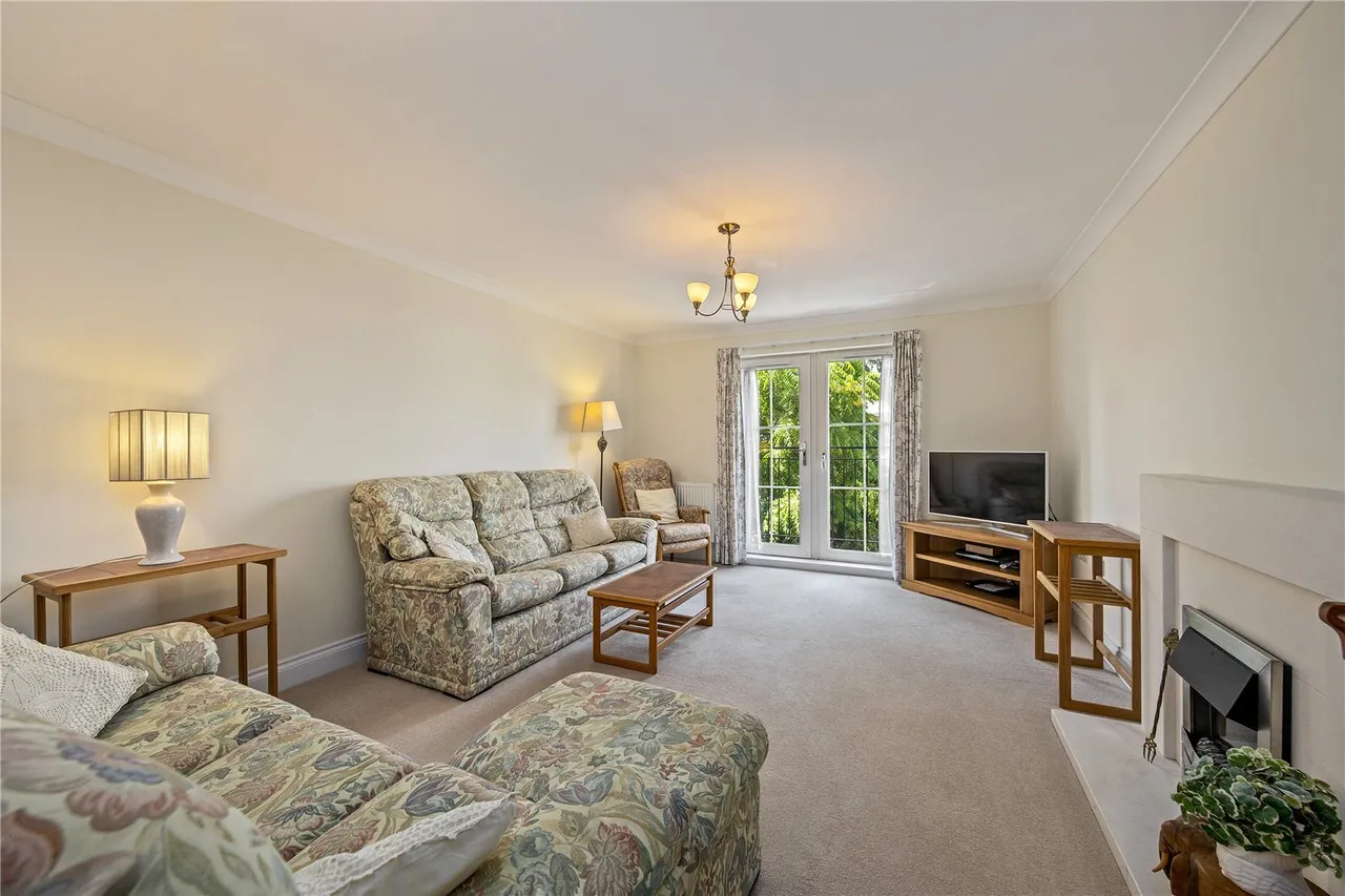 High Street, Hampton Hill, TW12, photo 4