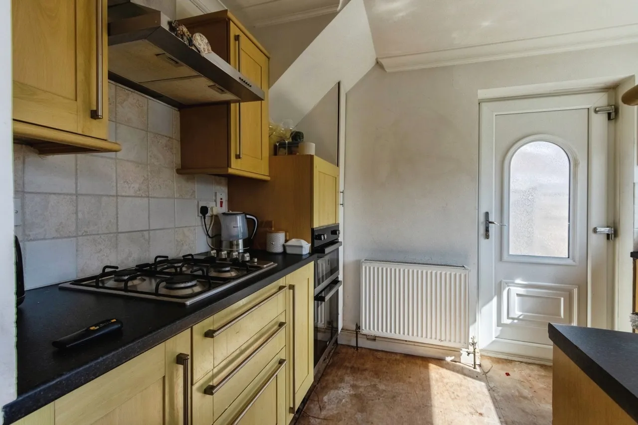 Manor Crescent, Walton, Wakefield, West Yorkshire, WF2, photo 10