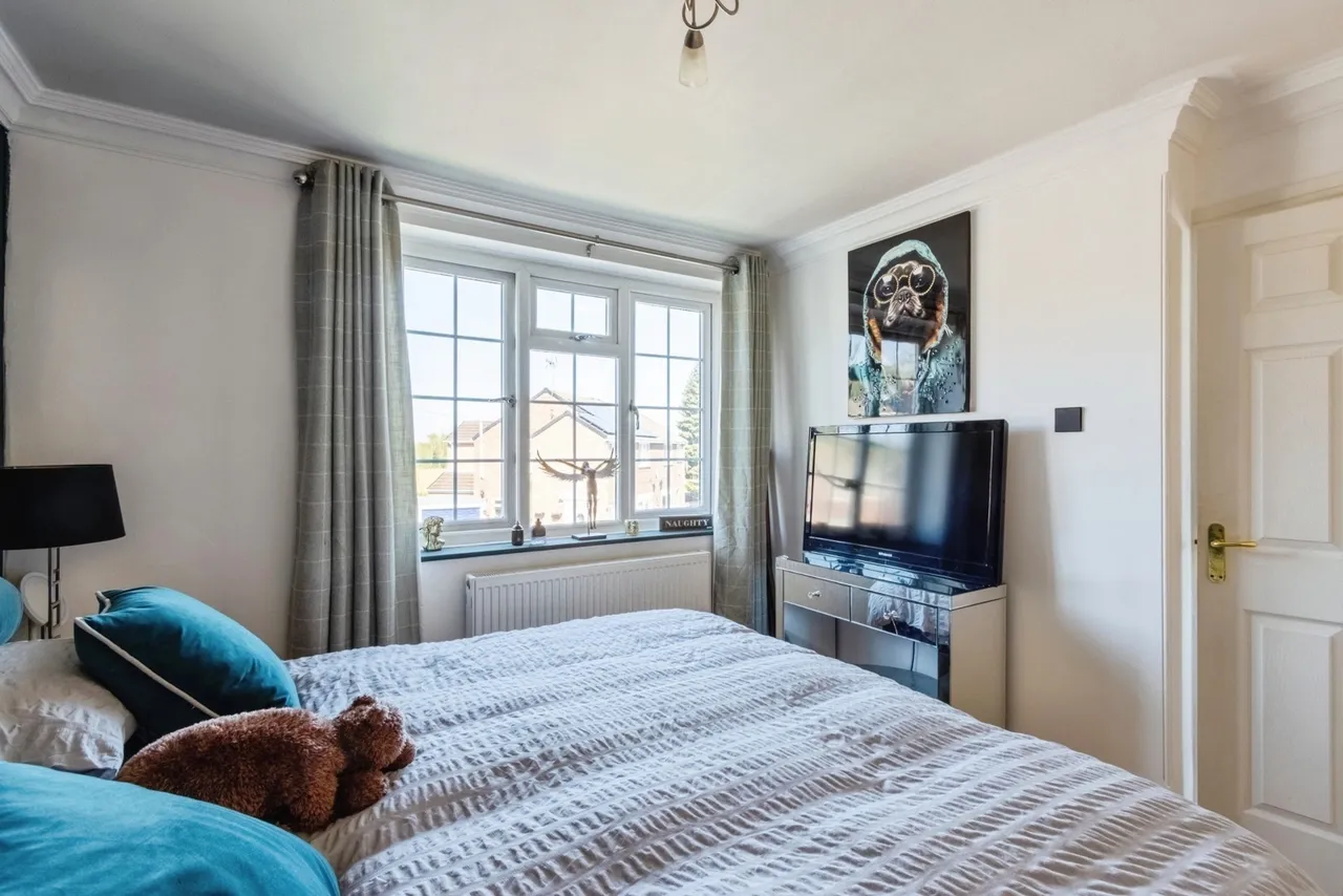 Manor Crescent, Walton, Wakefield, West Yorkshire, WF2, photo 14