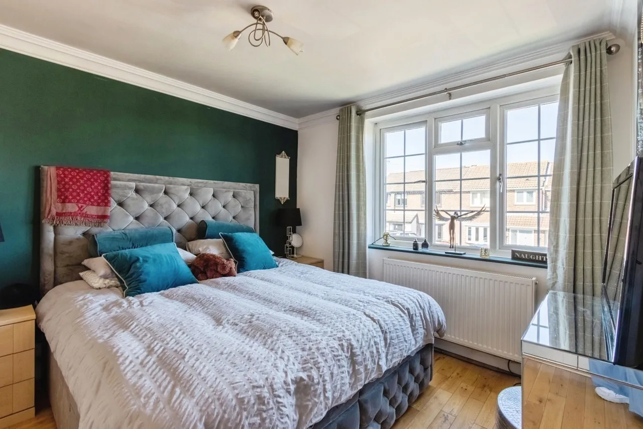 Manor Crescent, Walton, Wakefield, West Yorkshire, WF2, photo 12