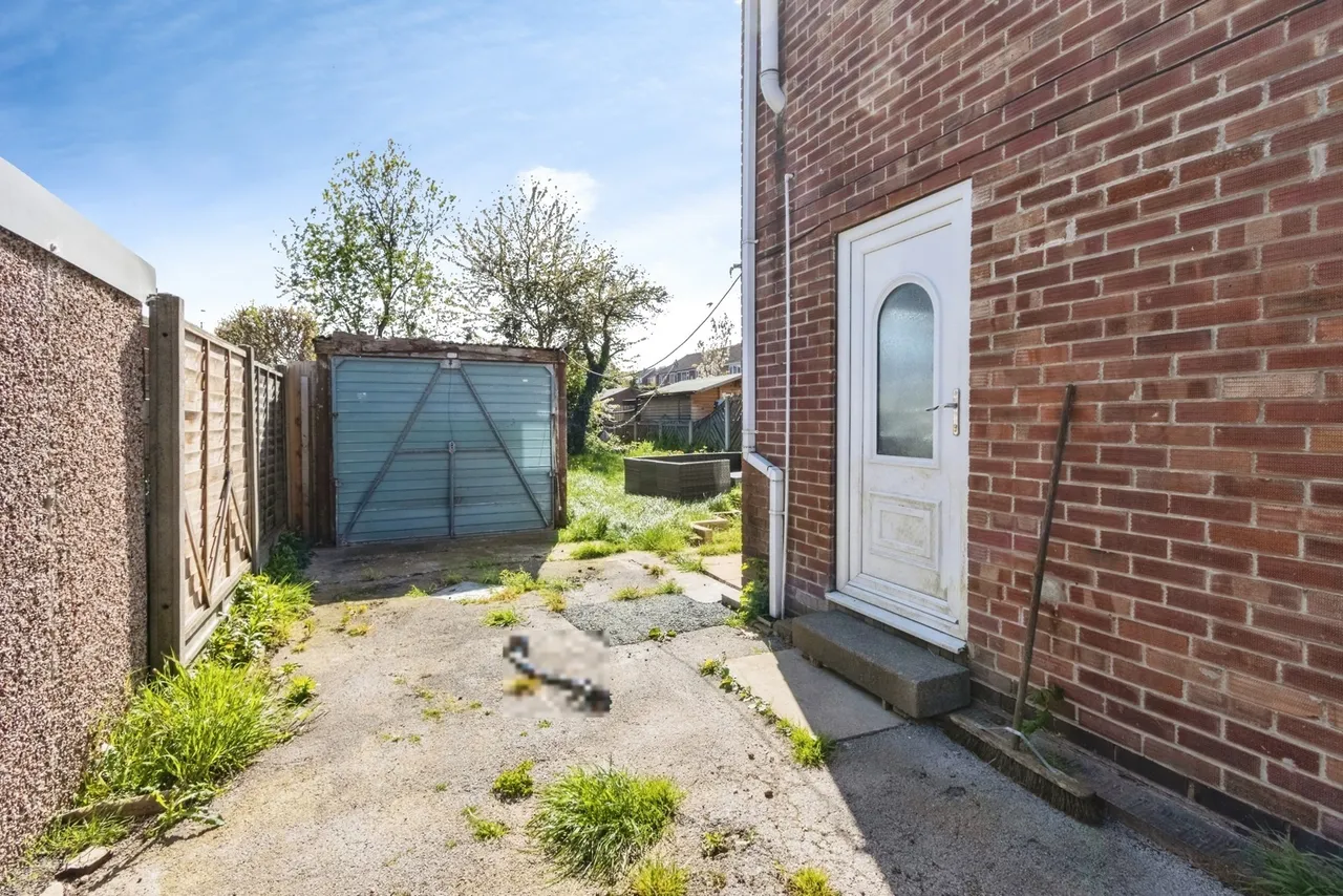 Manor Crescent, Walton, Wakefield, West Yorkshire, WF2, photo 17