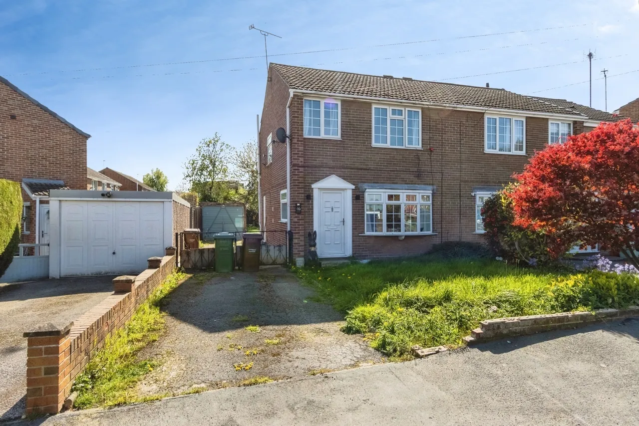 Manor Crescent, Walton, Wakefield, West Yorkshire, WF2, photo 18