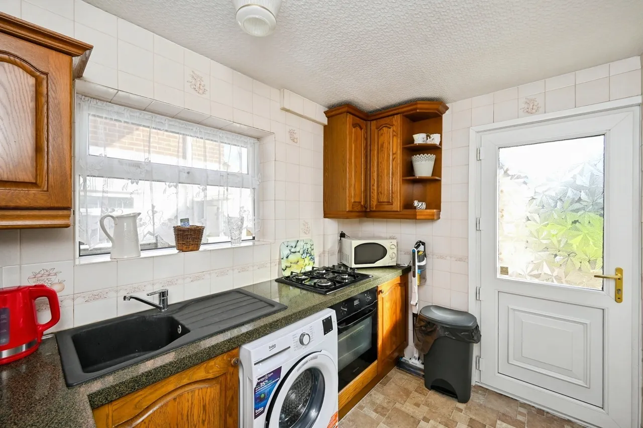 Central Avenue, Kirkby-in-Ashfield, NG17, photo 7