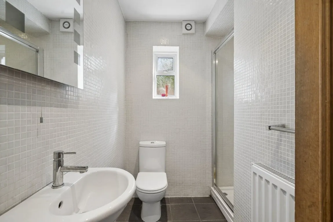 Barrow Point Avenue, Pinner, HA5, photo 9