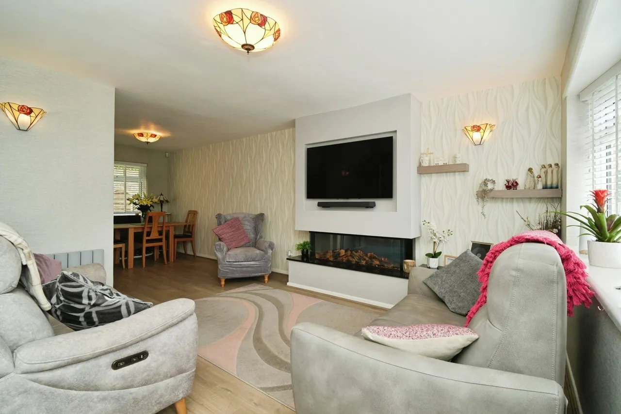 Riverside Drive, Radcliffe, Manchester, Greater Manchester, M26, photo 2