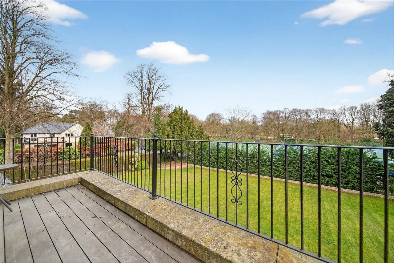 Old Park Road, Roundhay, LS8, photo 13