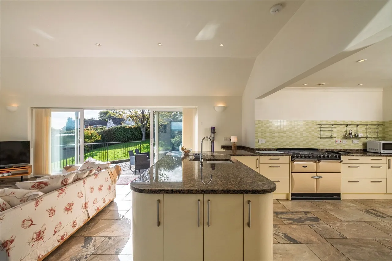 Clappentail Lane, Lyme Regis, DT7, photo 10