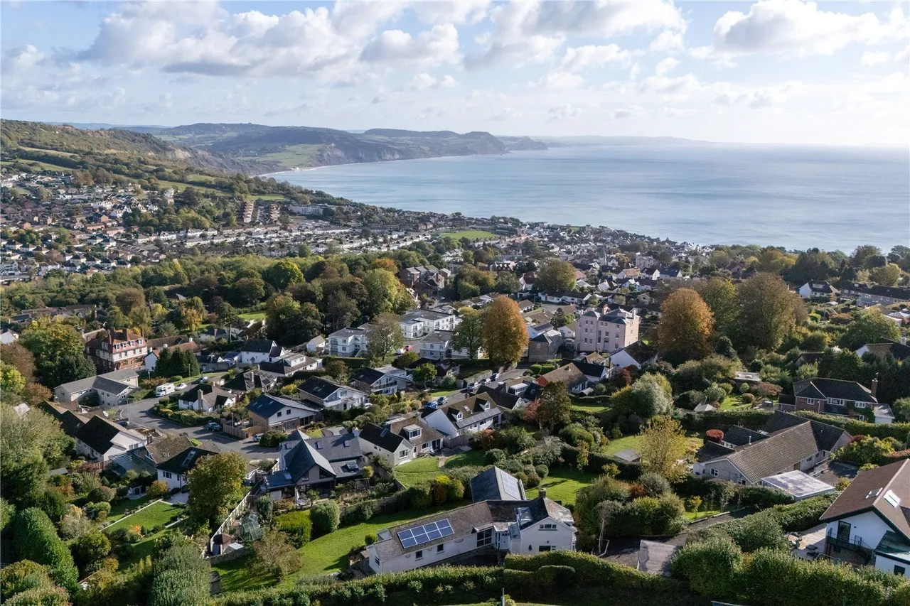 Clappentail Lane, Lyme Regis, DT7, photo 48