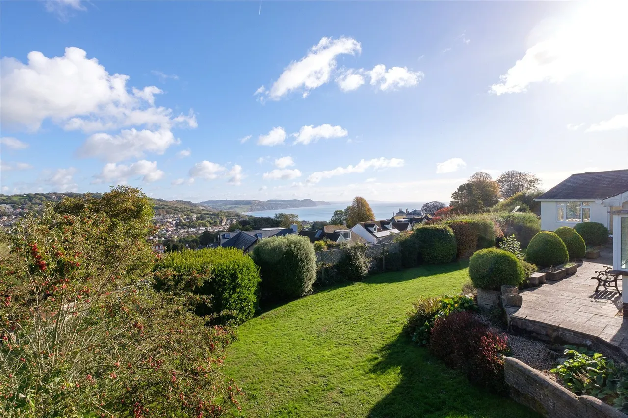 Clappentail Lane, Lyme Regis, DT7, photo 37