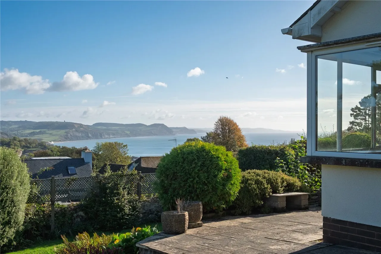 Clappentail Lane, Lyme Regis, DT7, photo 22