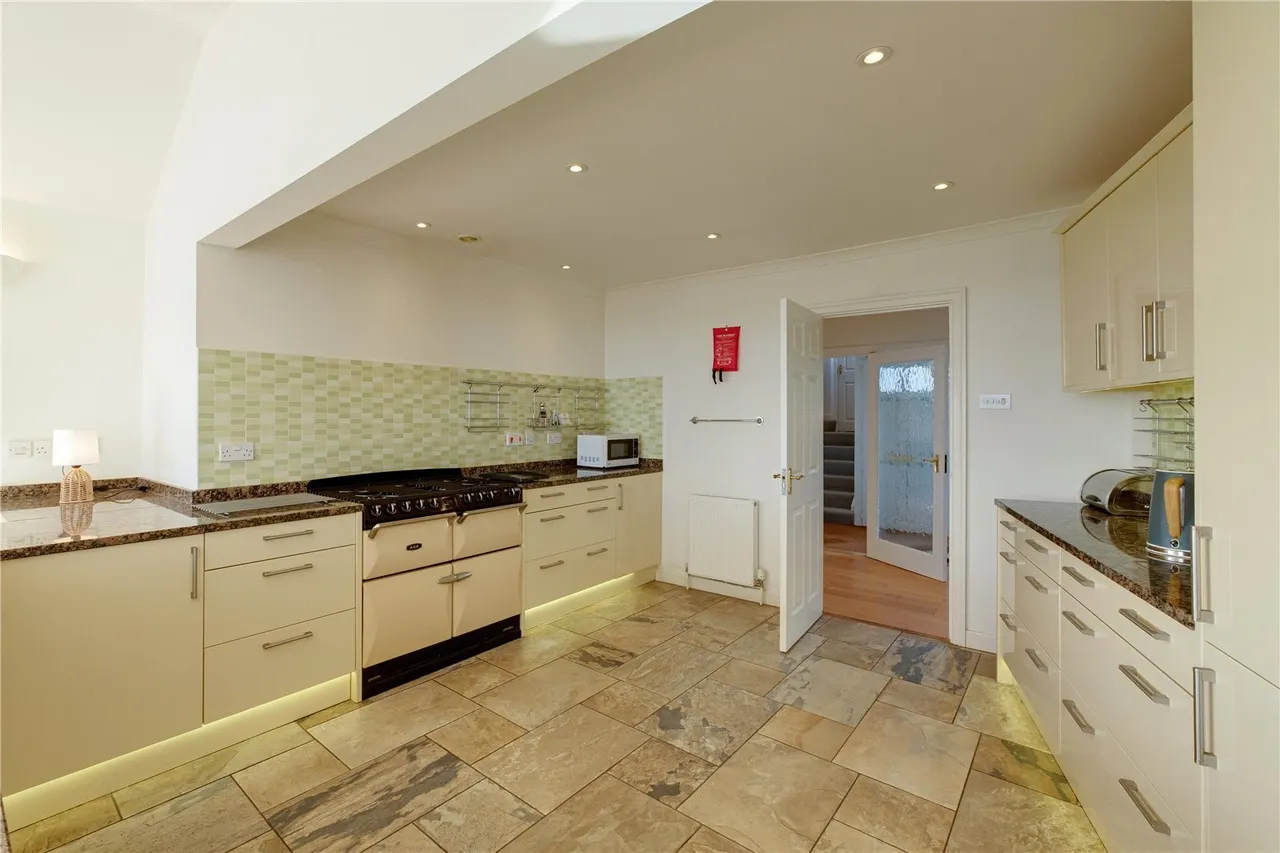 Clappentail Lane, Lyme Regis, DT7, photo 12