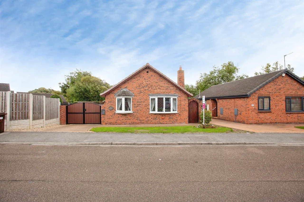 2 bed house for sale, Billingley Drive, Thurnscoe, S63