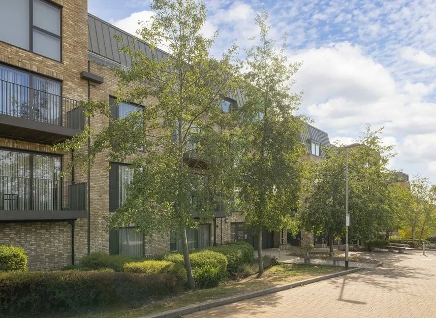Regiment Hill, Mill Hill, NW7, photo 6