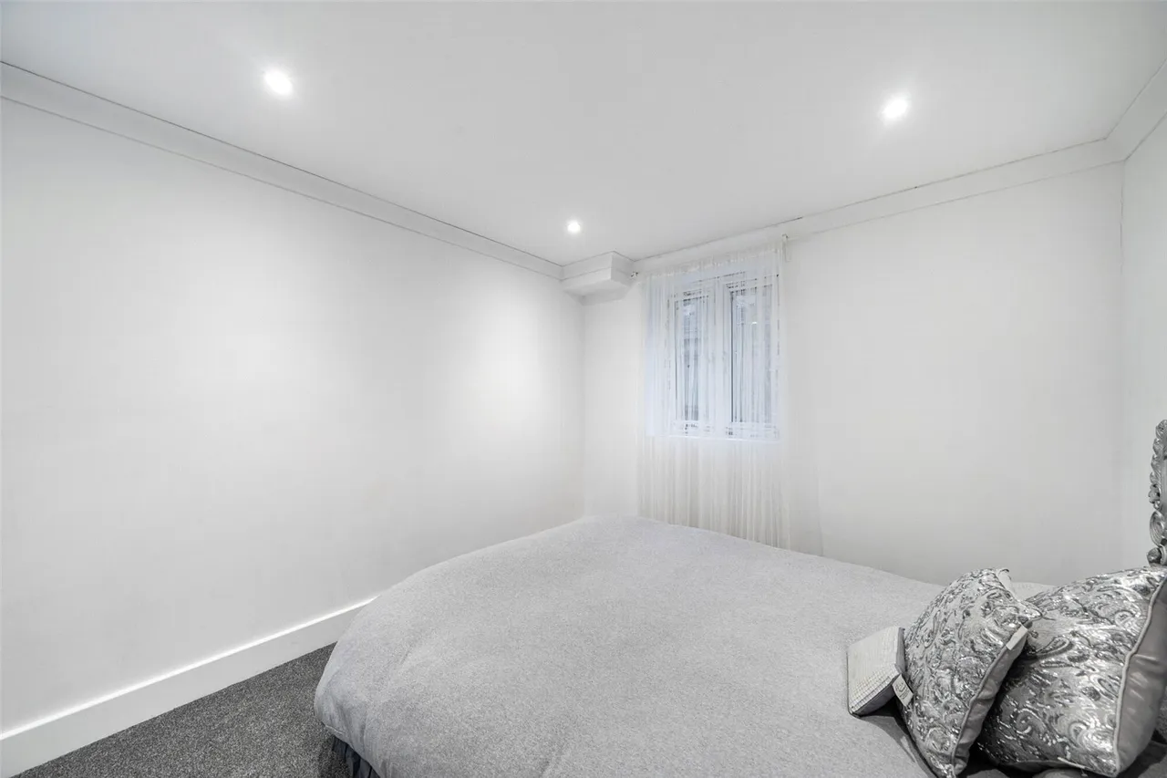 Manse Way, BR8, photo 19