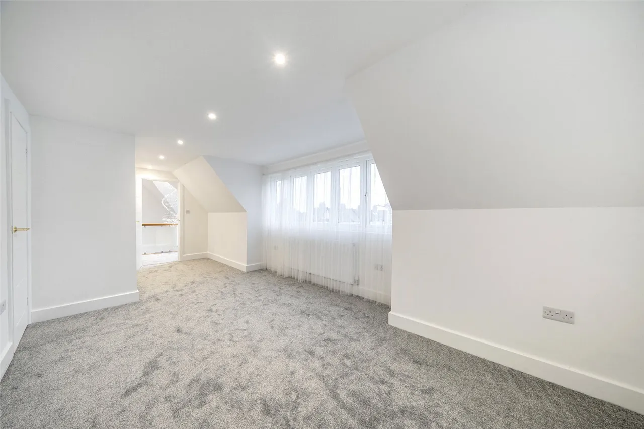 Manse Way, BR8, photo 26