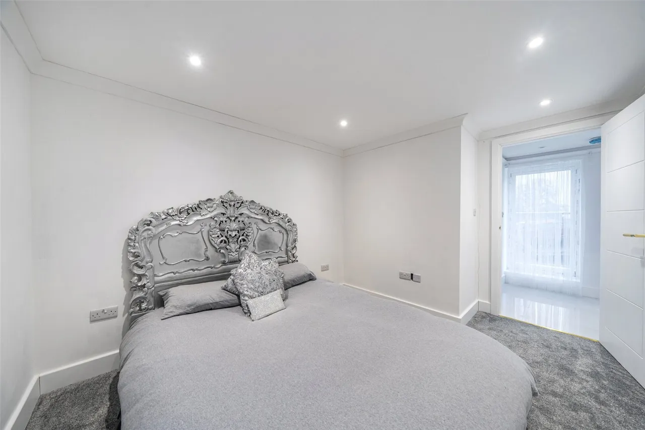 Manse Way, BR8, photo 10