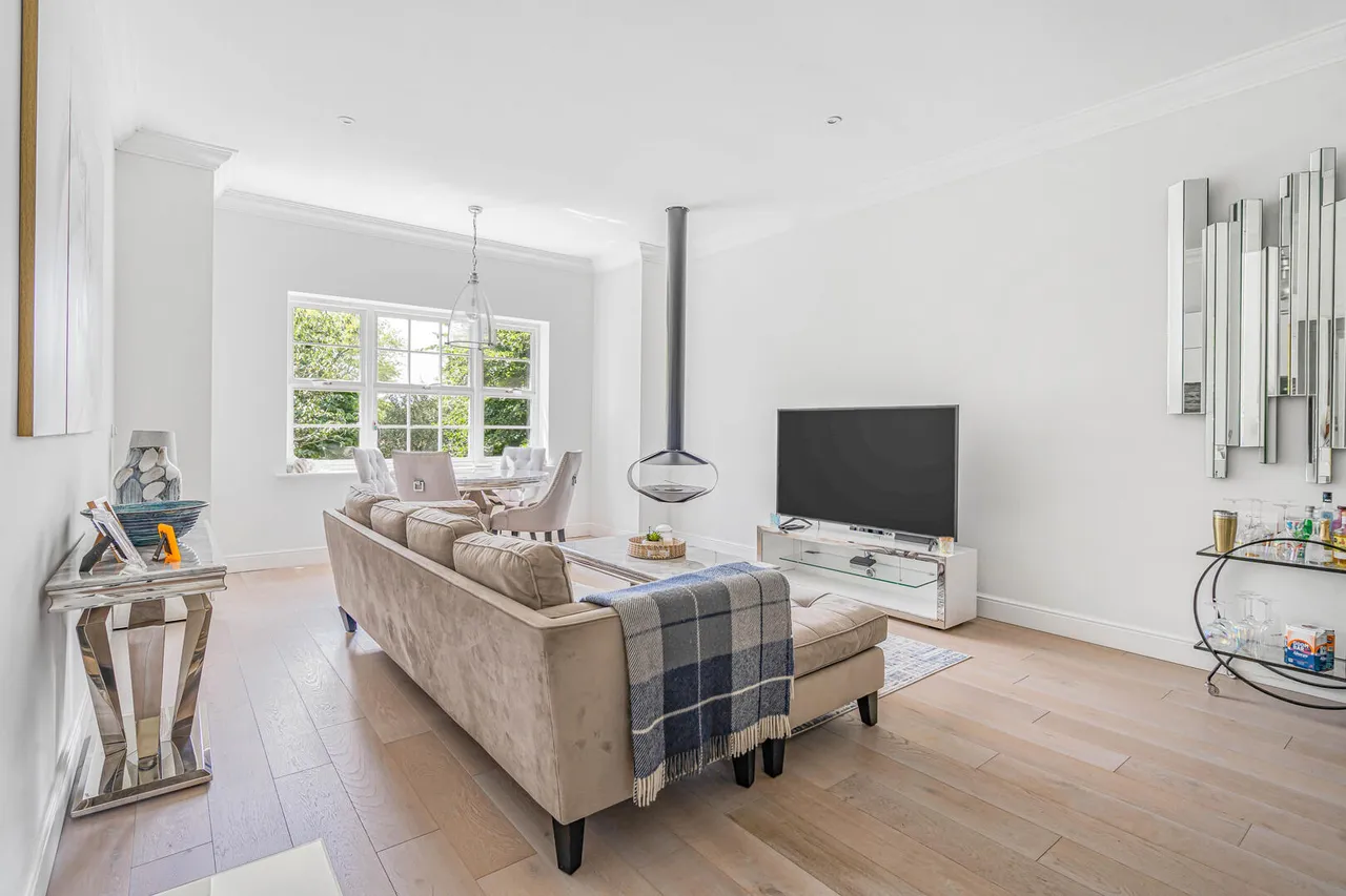 2 bed flat for sale, Bury Road, Newmarket, CB8