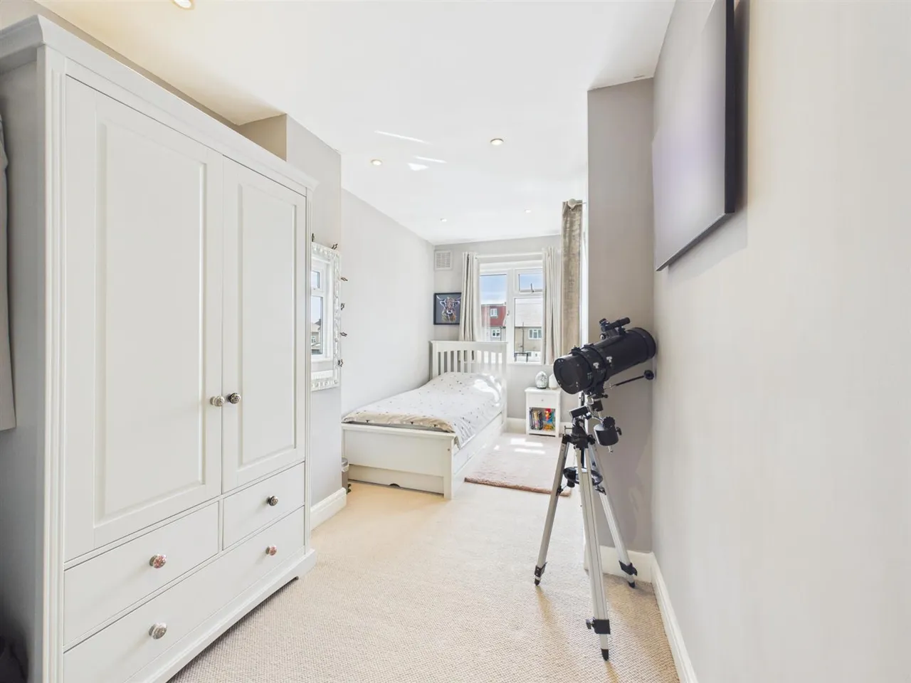 Seaton Gardens, Ruislip, HA4 0AX, photo 11