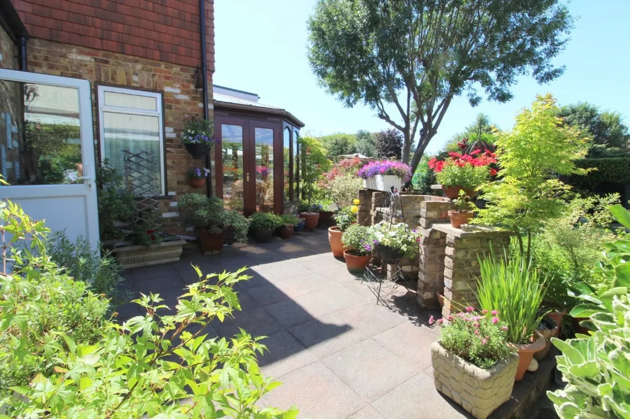 Springfield Road, Ashford, TW15, photo 16