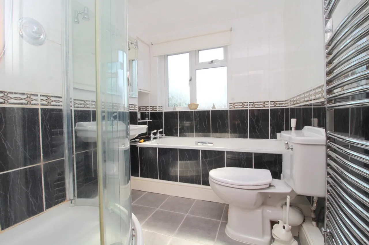 Springfield Road, Ashford, TW15, photo 9