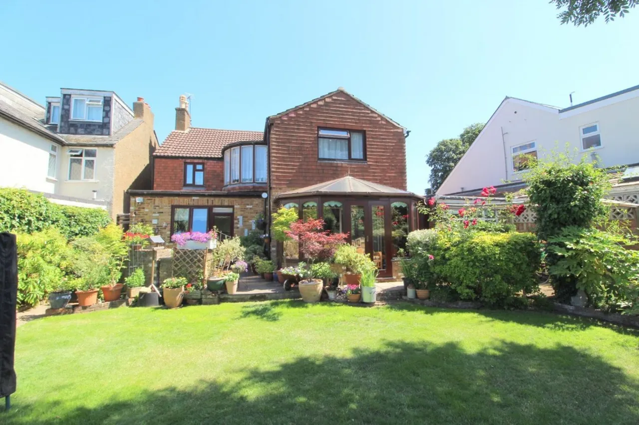 Springfield Road, Ashford, TW15, photo 24