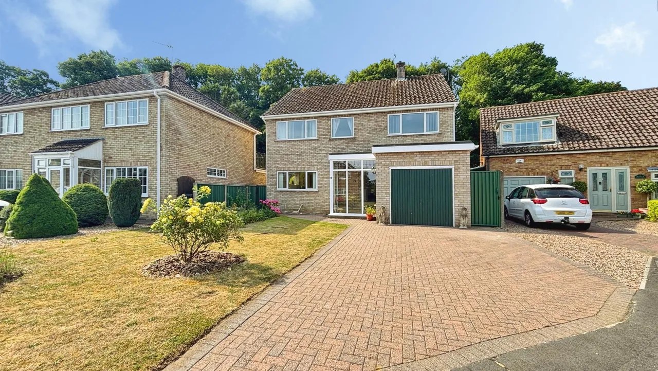 4 bed house for sale, Park View Avenue, Branston, LN4