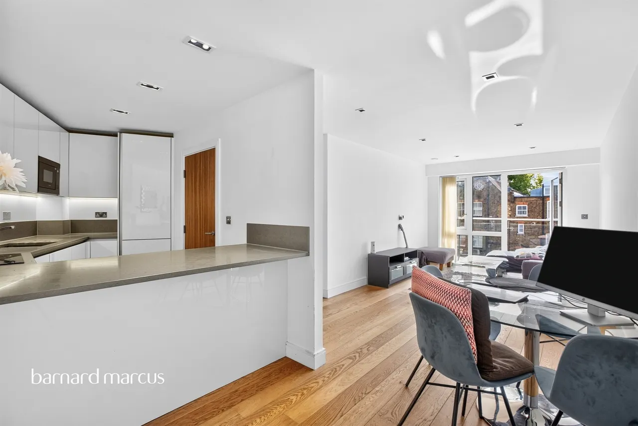 Longfield Avenue, London, W5, photo 4