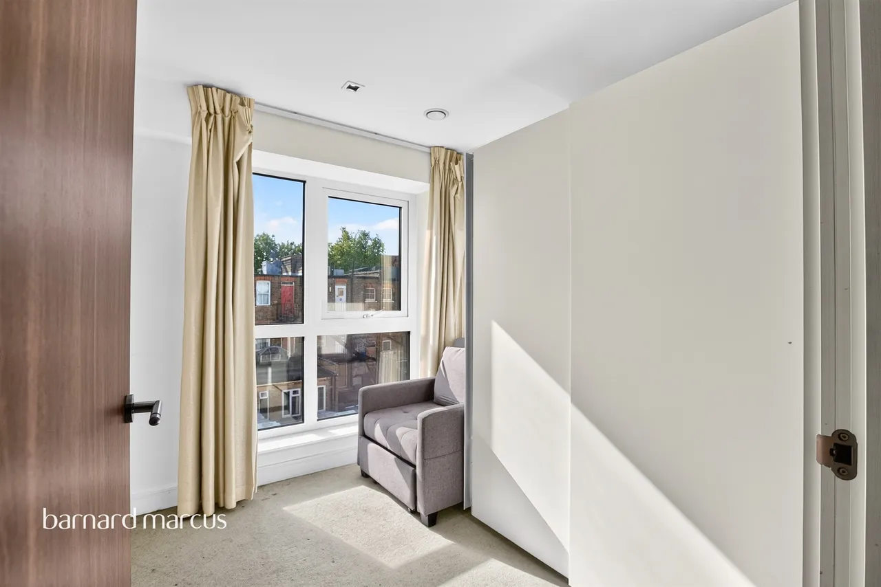 Longfield Avenue, London, W5, photo 7