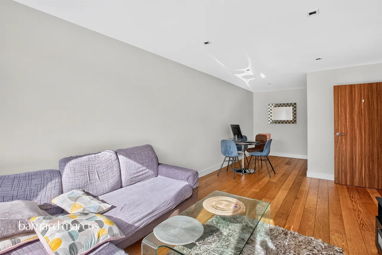 Longfield Avenue, London, W5, photo 10