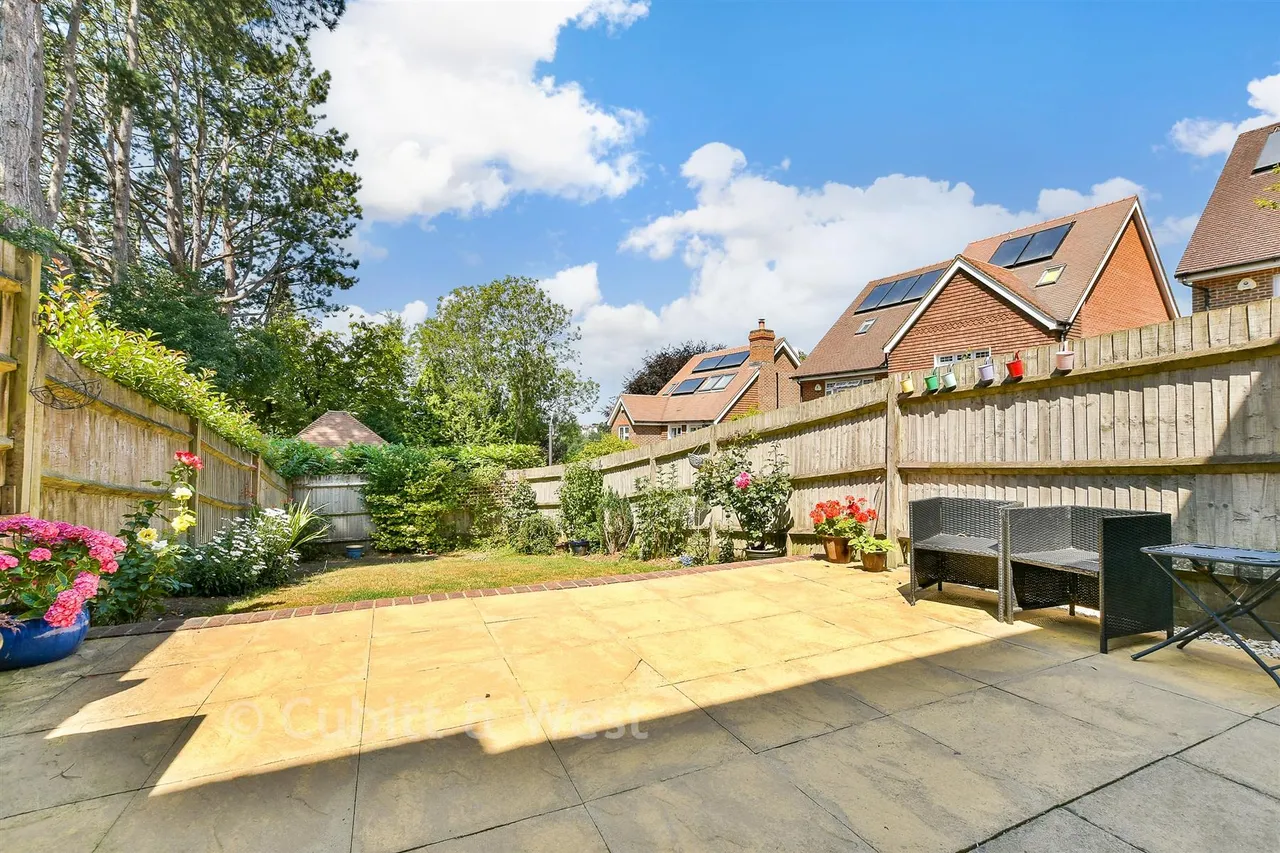 Tupwood Gardens, Caterham, CR3, photo 22