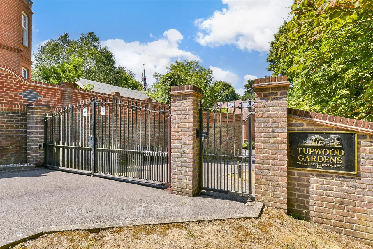 Tupwood Gardens, Caterham, CR3, photo 7