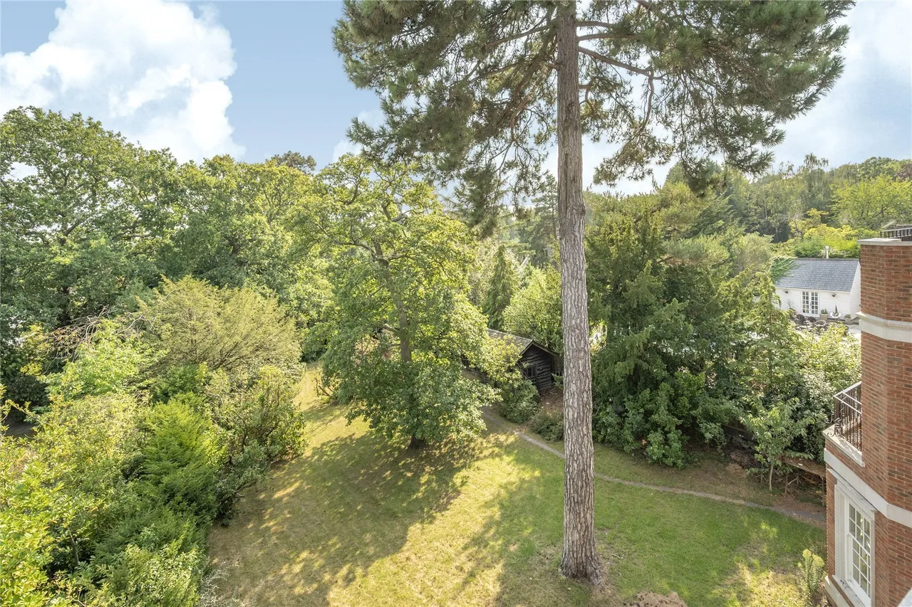 Coombe Hill Road, Kingston upon Thames, KT2, photo 3