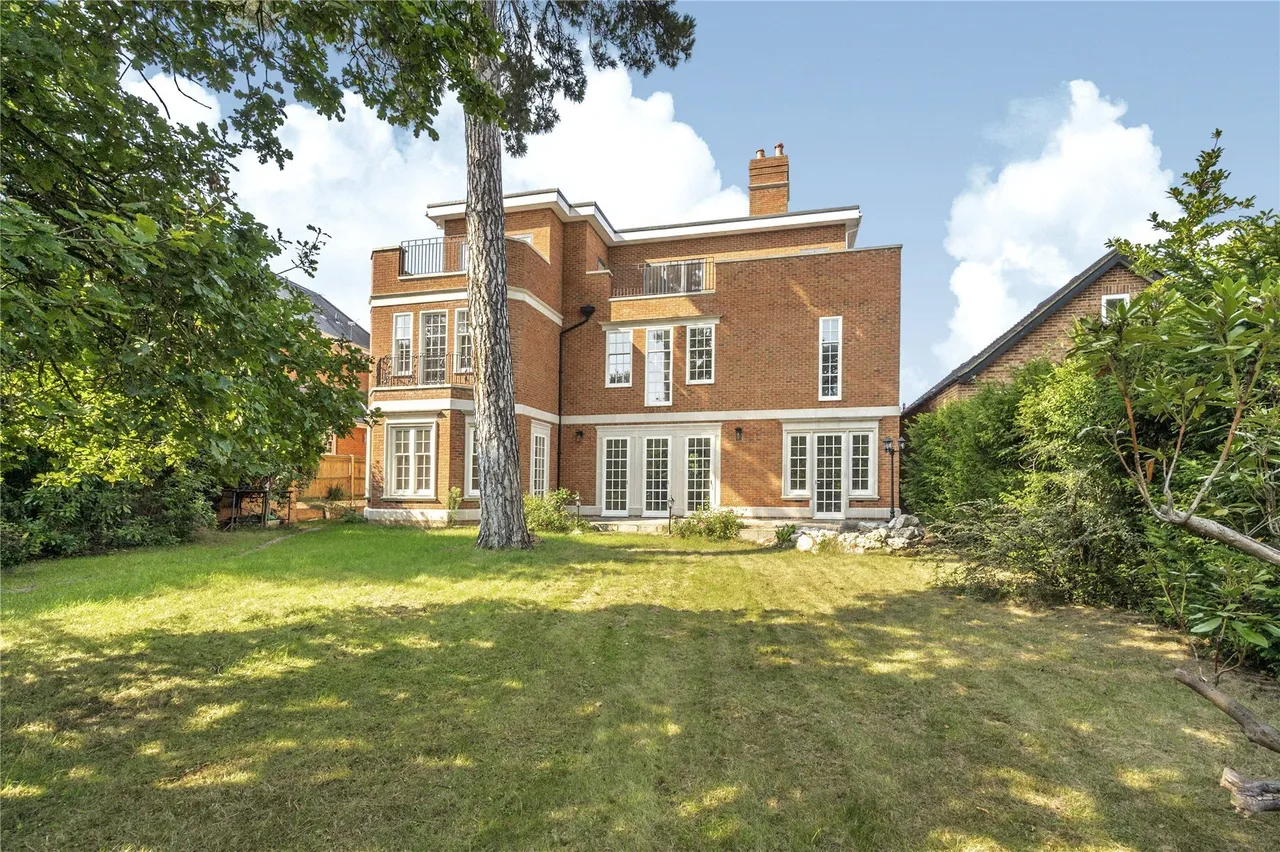 6 bed house for sale — Coombe Hill Road, Kingston upon Thames, KT2