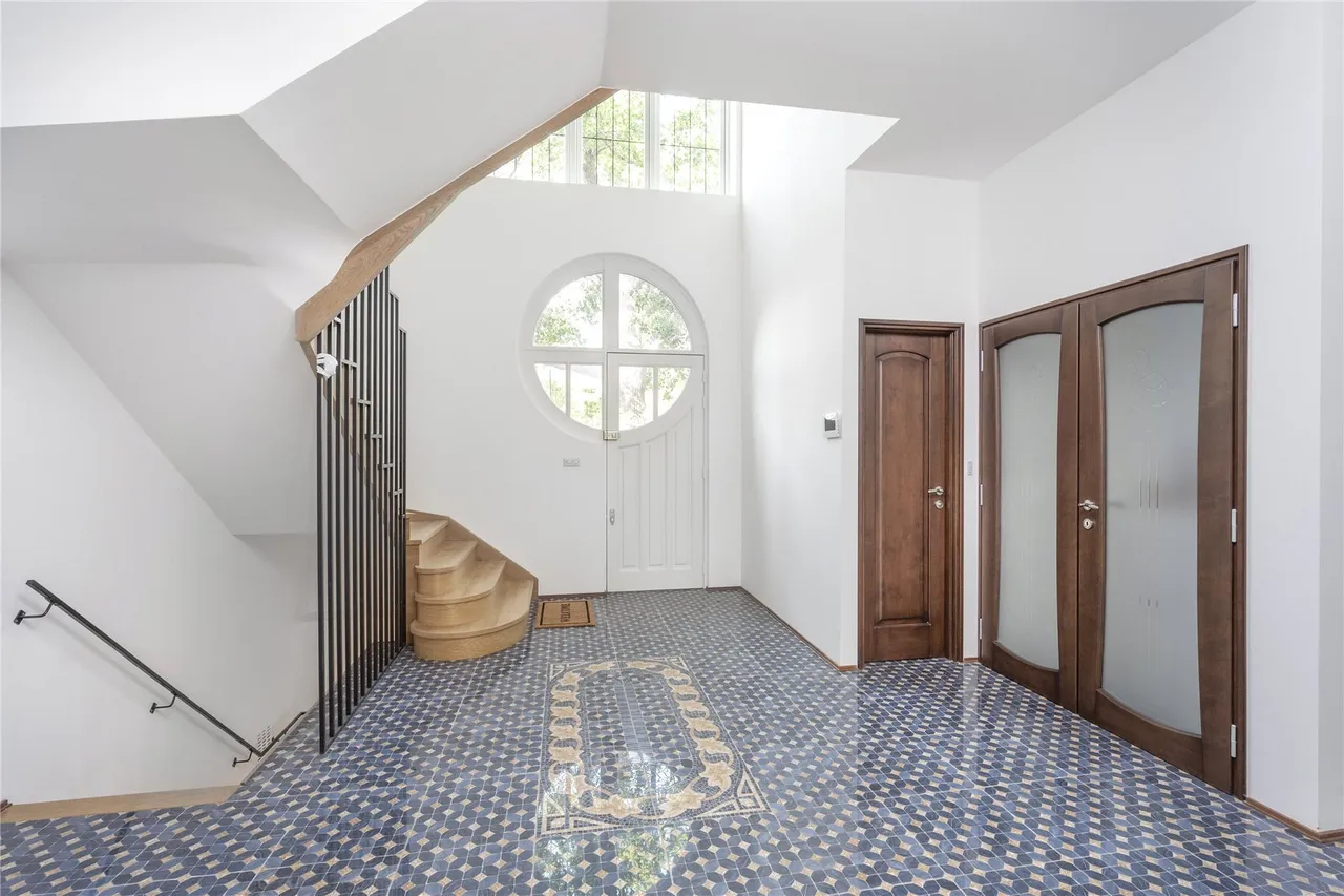 Coombe Hill Road, Kingston upon Thames, KT2, photo 8