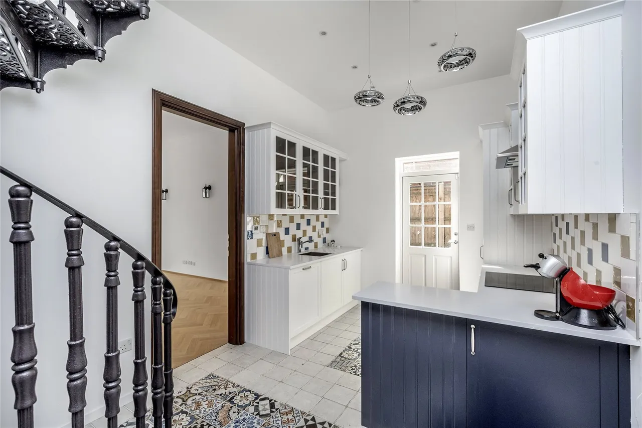 Coombe Hill Road, Kingston upon Thames, KT2, photo 10
