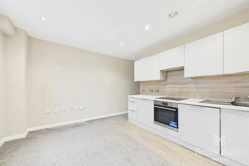 St. Thomas's Road, Chorley, PR7, photo 6