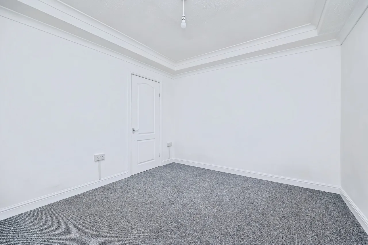 Foxearth Avenue, Clifton, NG11, photo 10